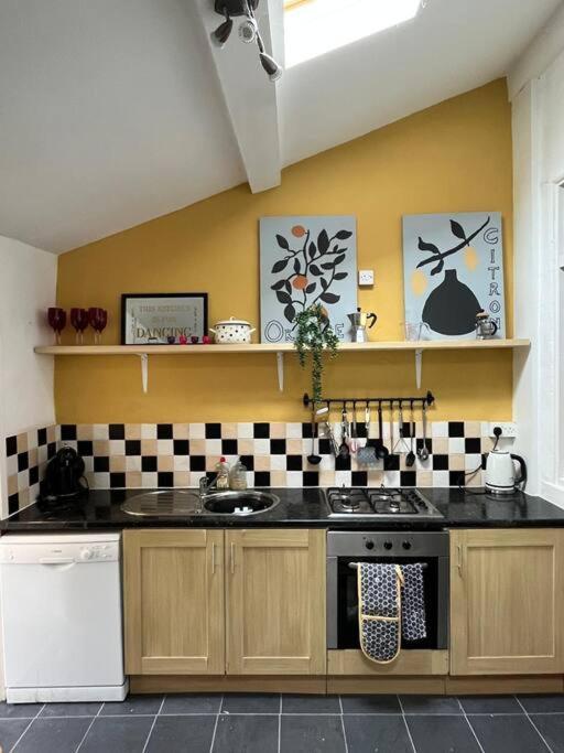 Just The Splott! Sleeps 6, 8 Mins To Stadium. Cardiff Exteriér fotografie
